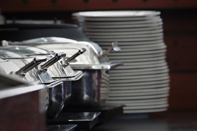 Understanding the Two Catering Styles