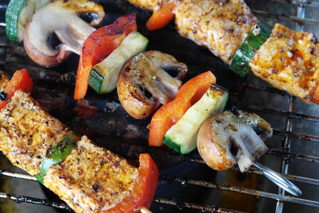 How to Plan Food for a Birthday Party at Home in Bangalore?