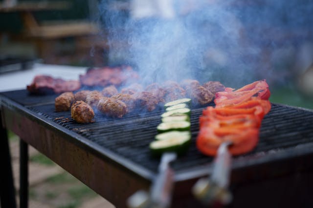 Practical Tips to Minimise Smoke During Your BBQ Party