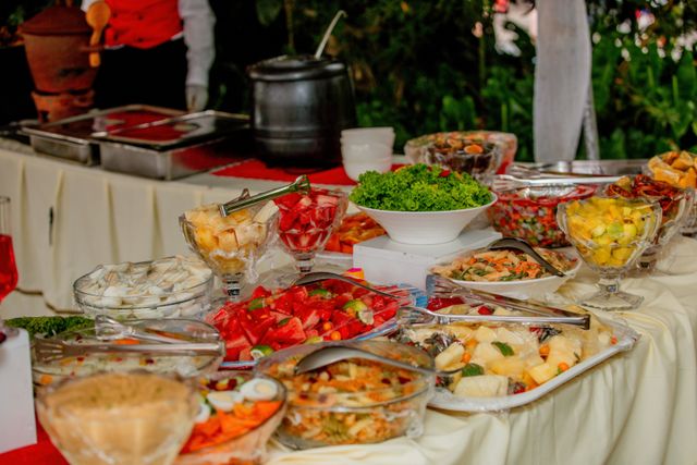 Menu and Service Strategies for Unpredictable Schedules